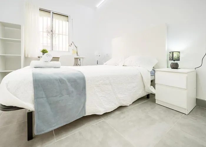 Plaza Falla Caleta 加的斯